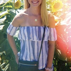 Promesa Off-the-Shoulder Top